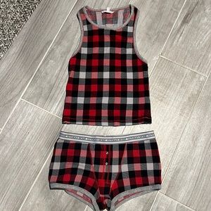 Victoria secret boy short plaid on set